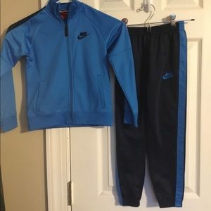 Nike SZ 6Joggers w/ Jacket